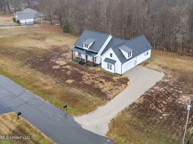 301 Summer Oaks Drive, Lamar, MS 38642