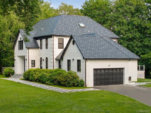 33 High Farms Road, Glen Head, NY 11545