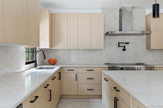 33 High Farms Road, Glen Head, NY 11545