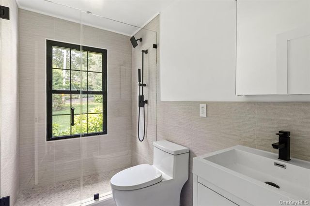 33 High Farms Road, Glen Head, NY 11545