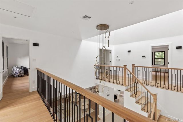 33 High Farms Road, Glen Head, NY 11545