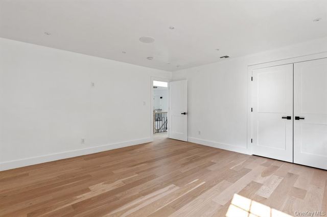 33 High Farms Road, Glen Head, NY 11545