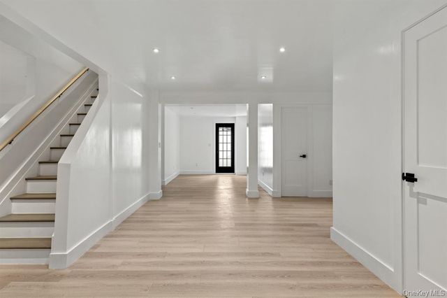 33 High Farms Road, Glen Head, NY 11545