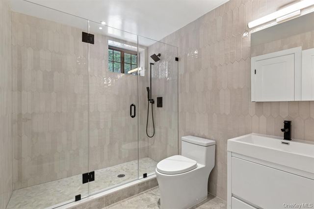 33 High Farms Road, Glen Head, NY 11545