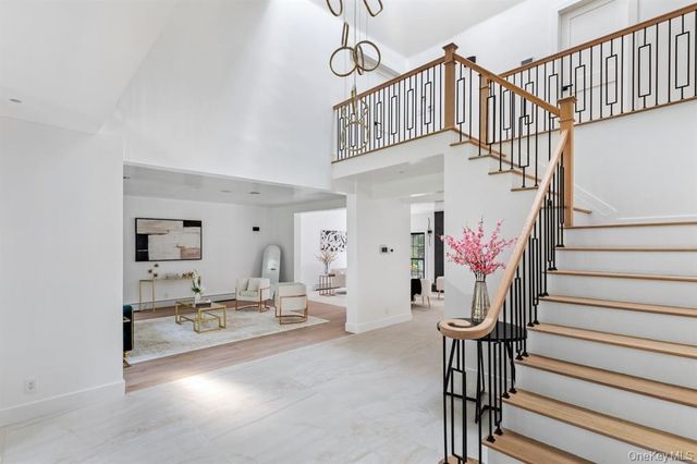 33 High Farms Road, Glen Head, NY 11545