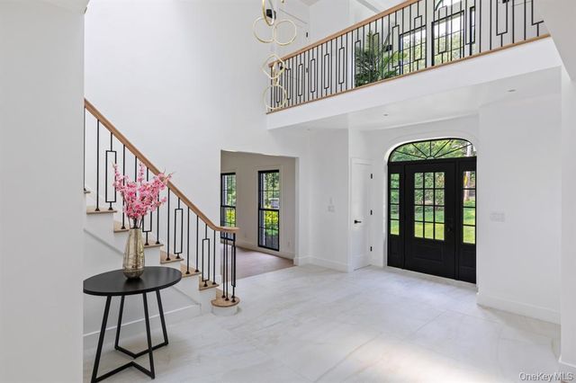 33 High Farms Road, Glen Head, NY 11545