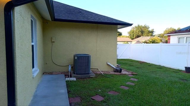 6807 KINGSTON DRIVE, Tampa, FL 33619