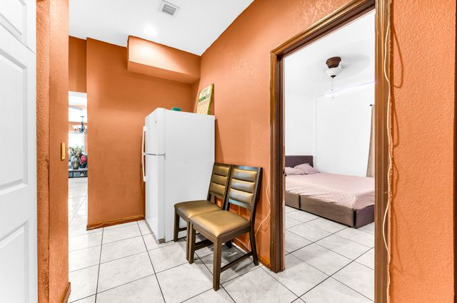 146 SE 5TH Avenue, Boynton Beach, FL 33435