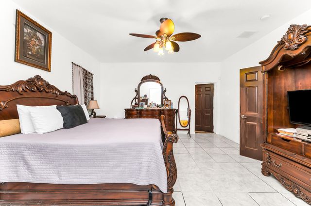 146 SE 5TH Avenue, Boynton Beach, FL 33435