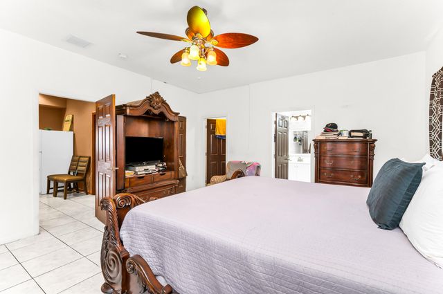 146 SE 5TH Avenue, Boynton Beach, FL 33435