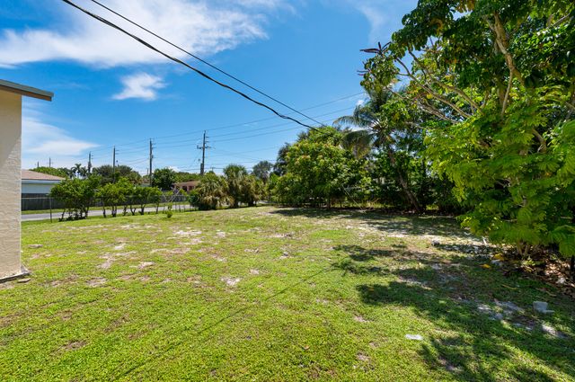 146 SE 5TH Avenue, Boynton Beach, FL 33435