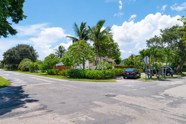 146 SE 5TH Avenue, Boynton Beach, FL 33435