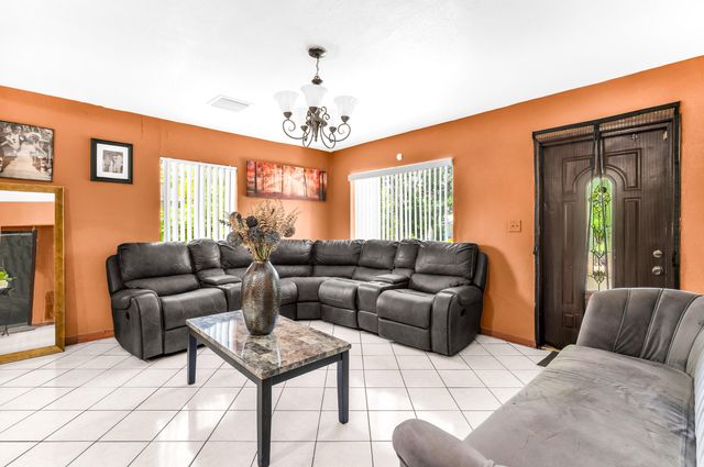 146 SE 5TH Avenue, Boynton Beach, FL 33435