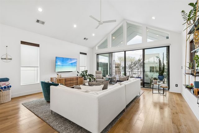 4404 Capitol Avenue, Dallas, TX 75204