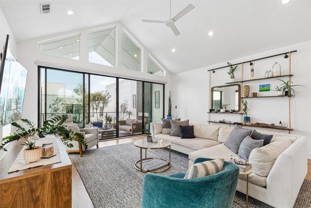 4404 Capitol Avenue, Dallas, TX 75204