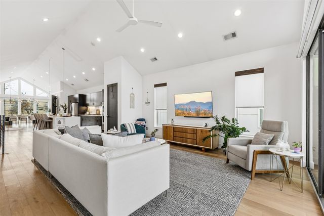 4404 Capitol Avenue, Dallas, TX 75204