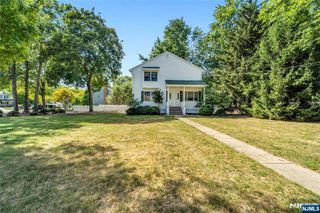 233 Rivervale Road, River Vale, NJ 07675
