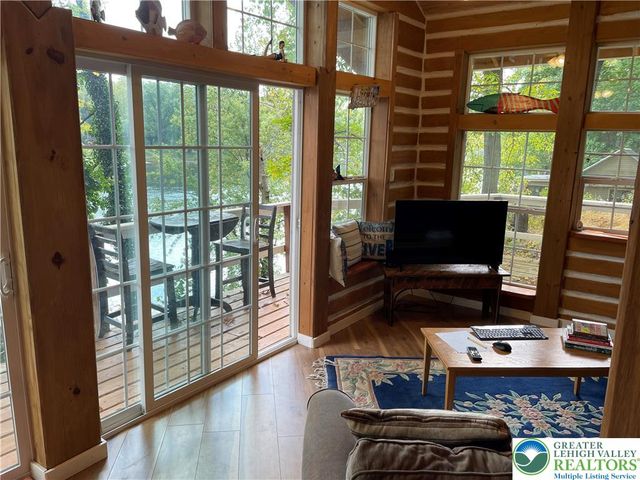 6023 Del Haven Road, Lower Mt Bethel Twp, PA 18013