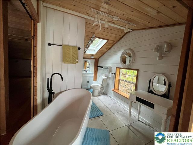 6023 Del Haven Road, Lower Mt Bethel Twp, PA 18013