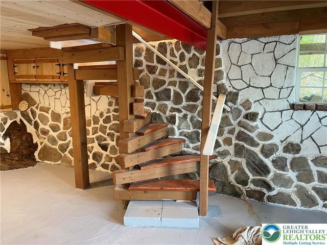 6023 Del Haven Road, Lower Mt Bethel Twp, PA 18013