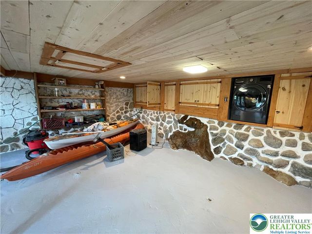 6023 Del Haven Road, Lower Mt Bethel Twp, PA 18013