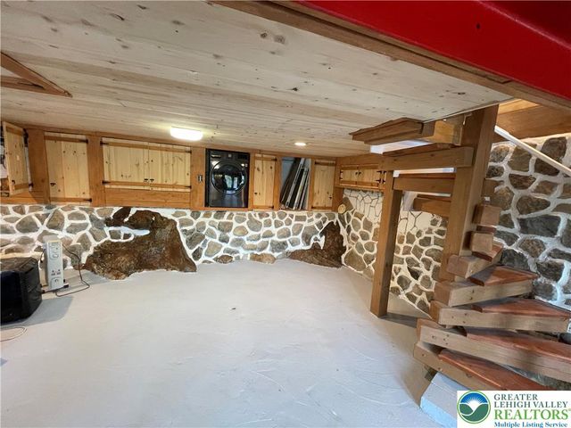 6023 Del Haven Road, Lower Mt Bethel Twp, PA 18013