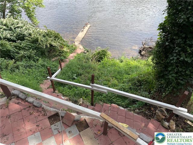 6023 Del Haven Road, Lower Mt Bethel Twp, PA 18013