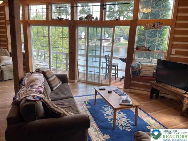 6023 Del Haven Road, Lower Mt Bethel Twp, PA 18013