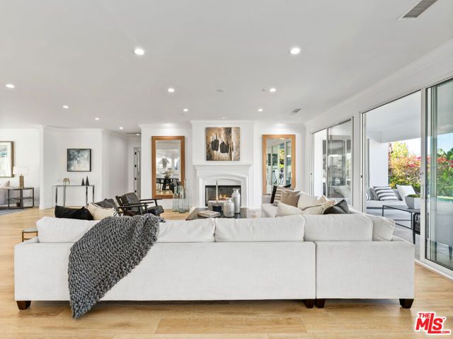 16053 SABANA Lane, Encino (los Angeles), CA 91436