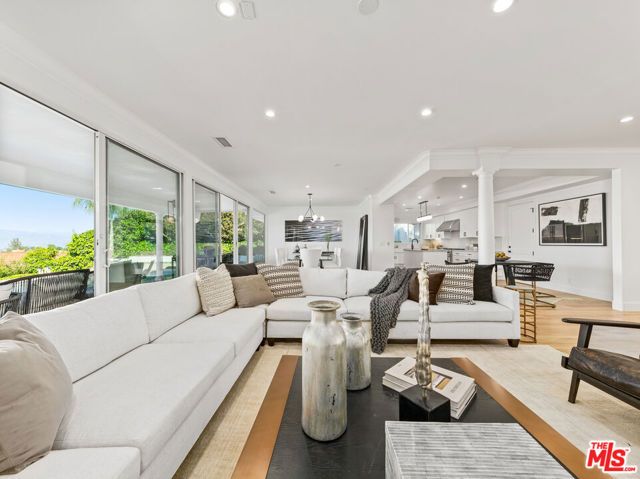 16053 SABANA Lane, Encino (los Angeles), CA 91436