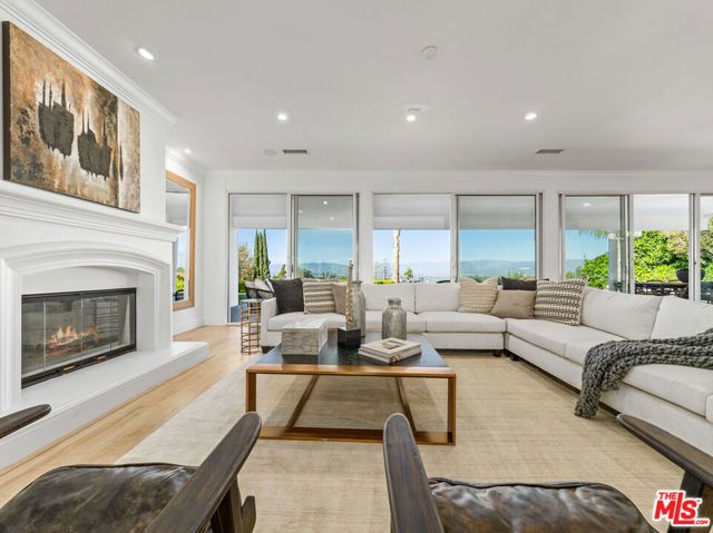 16053 SABANA Lane, Encino (los Angeles), CA 91436