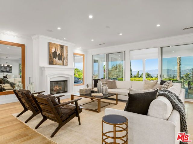 16053 SABANA Lane, Encino (los Angeles), CA 91436