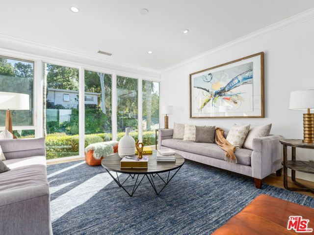 16053 SABANA Lane, Encino (los Angeles), CA 91436