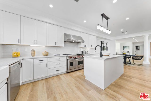 16053 SABANA Lane, Encino (los Angeles), CA 91436