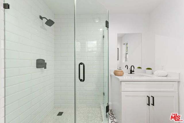 16053 SABANA Lane, Encino (los Angeles), CA 91436