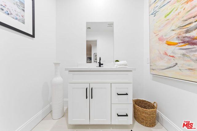16053 SABANA Lane, Encino (los Angeles), CA 91436