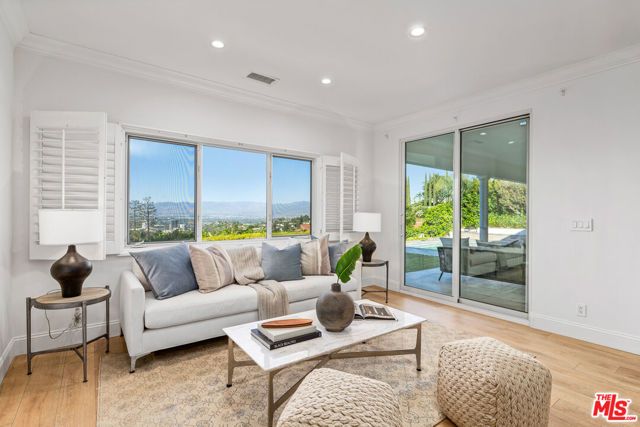 16053 SABANA Lane, Encino (los Angeles), CA 91436