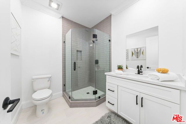 16053 SABANA Lane, Encino (los Angeles), CA 91436