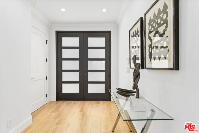 16053 SABANA Lane, Encino (los Angeles), CA 91436