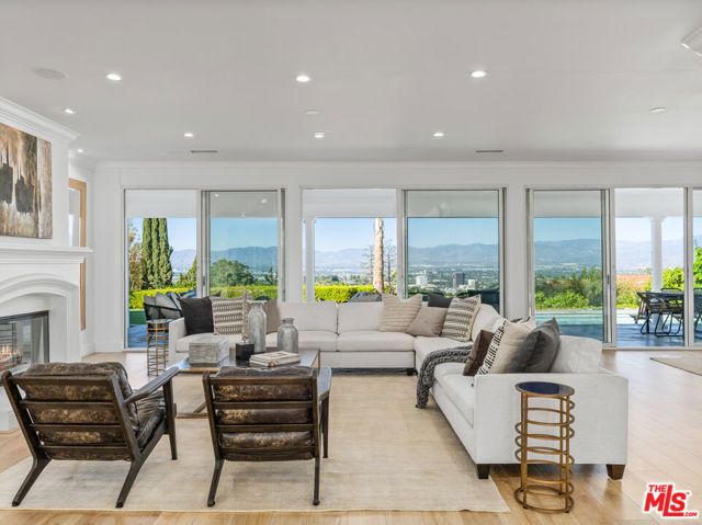 16053 SABANA Lane, Encino (los Angeles), CA 91436