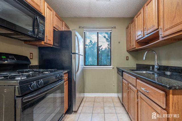 54 Gate House Lane, Edison, NJ 08820