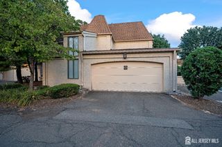 54 Gate House Lane, Edison, NJ 08820