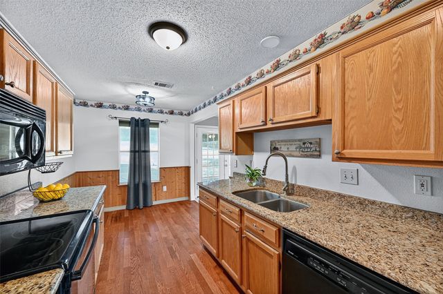 1600 Creekside Avenue, Sherman, TX 75092