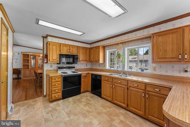 365 W 6TH ST, Red Hill, PA 18076