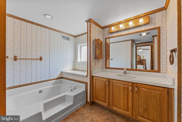 365 W 6TH ST, Red Hill, PA 18076
