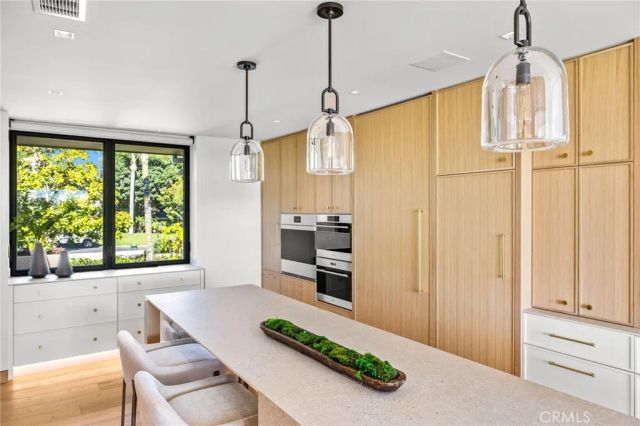 1075 Granville Drive, Newport Beach, CA 92660