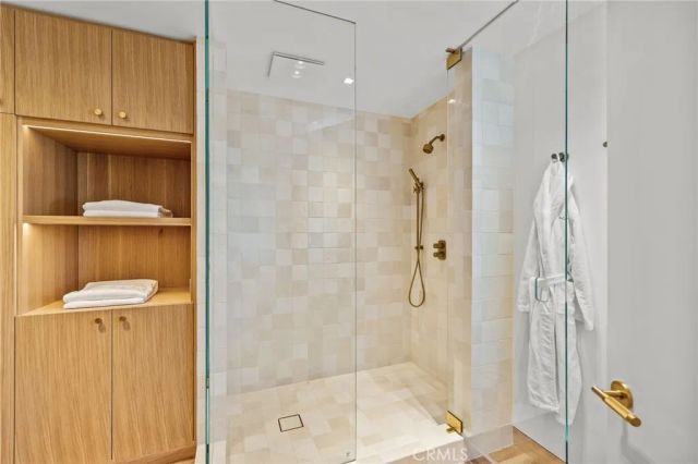 1075 Granville Drive, Newport Beach, CA 92660