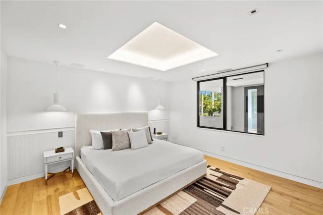 1075 Granville Drive, Newport Beach, CA 92660