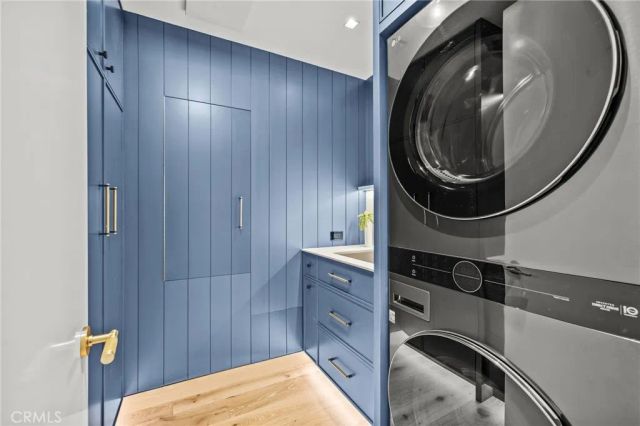 1075 Granville Drive, Newport Beach, CA 92660