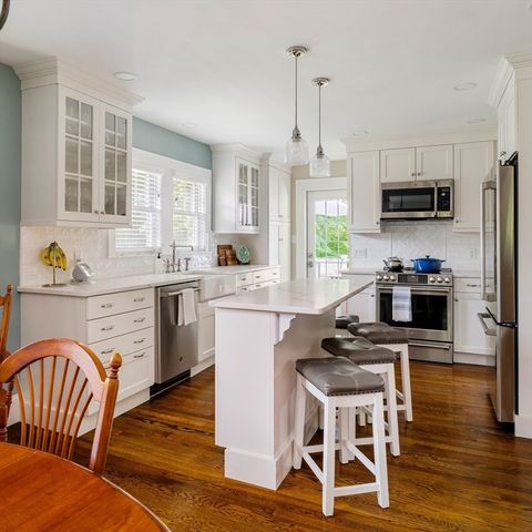 54 Endicott Rd, Stoneham, MA 02180